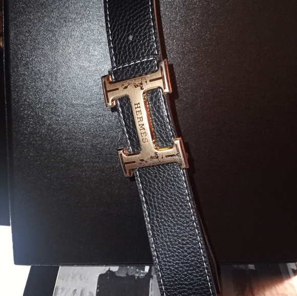 Ladies Hermes black leather Belt-  Belt buckle for this hard to find belt.42.5